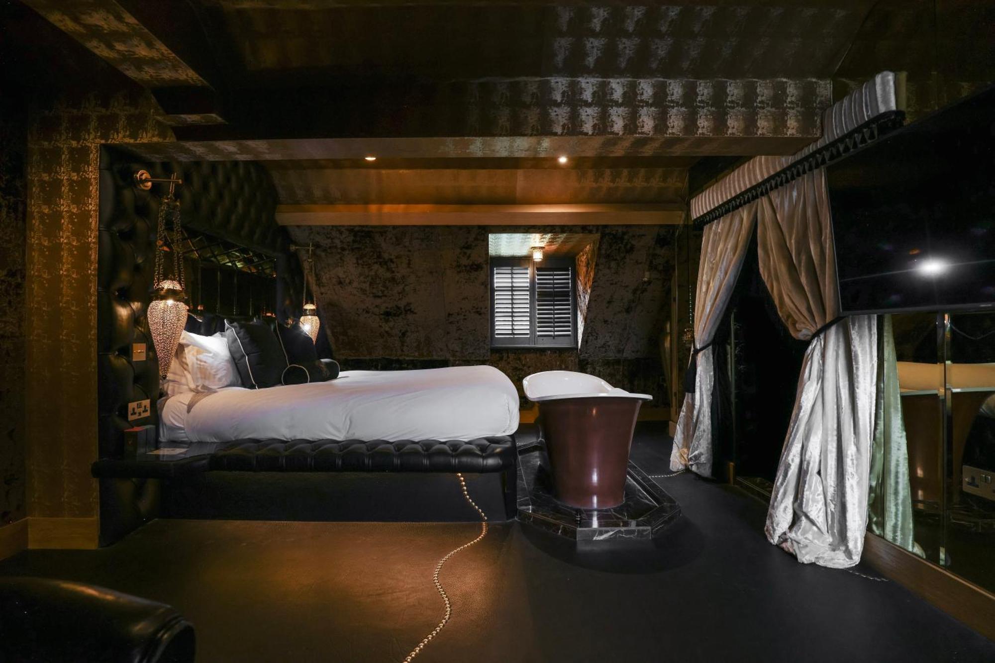 Hotel Crazy Bear Beaconsfield Exteriér fotografie