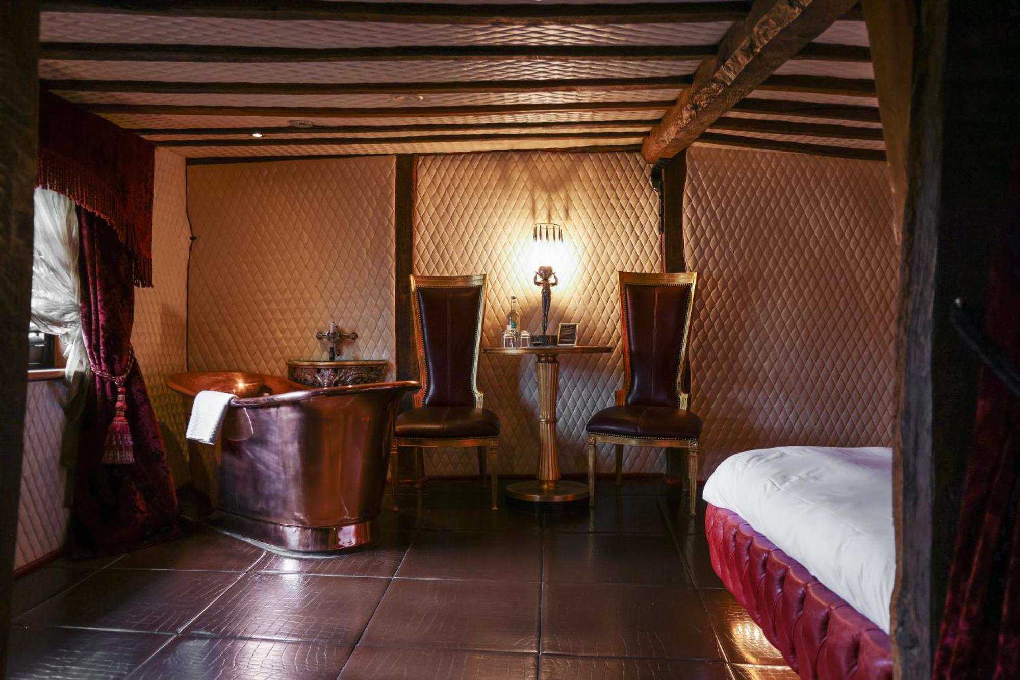 Hotel Crazy Bear Beaconsfield Exteriér fotografie
