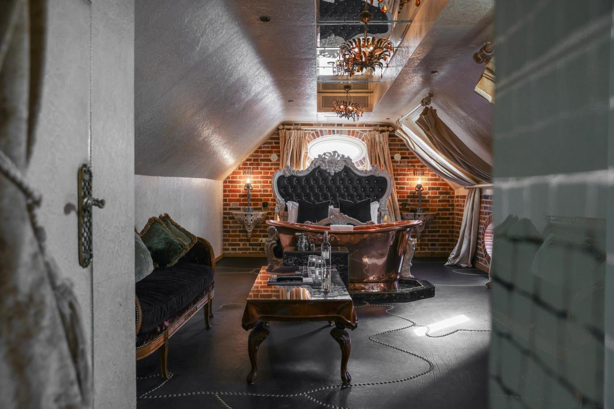 Hotel Crazy Bear Beaconsfield Exteriér fotografie