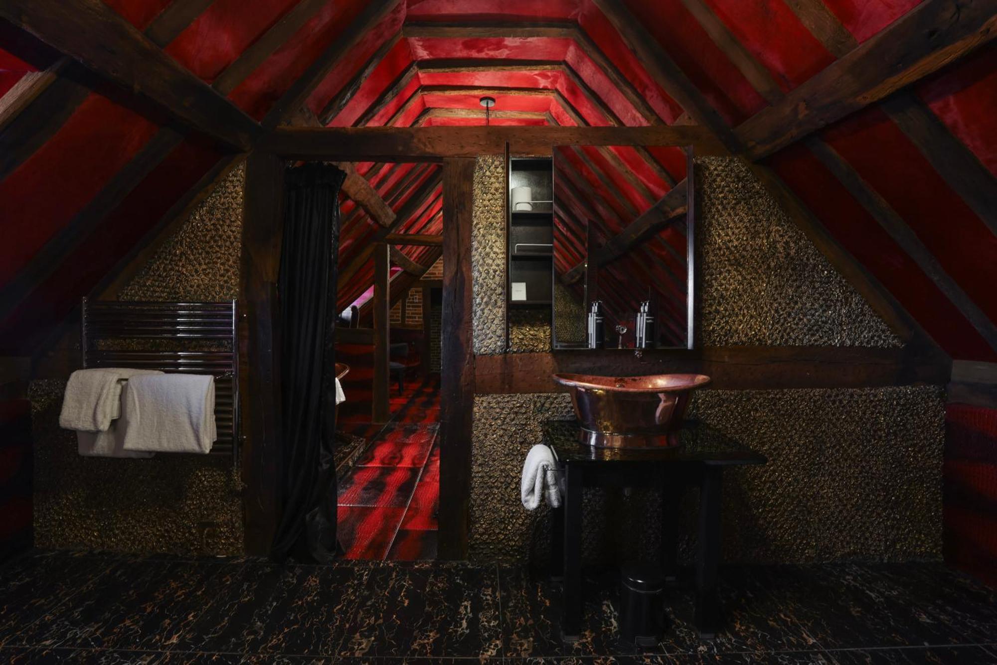 Hotel Crazy Bear Beaconsfield Exteriér fotografie